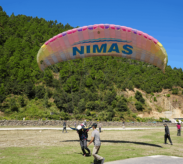 Paragliding in Dirang